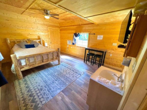 Triple G’s Resort - Cabin 10